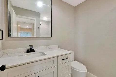 802 Burgundy Q Delray Beach FL 33484