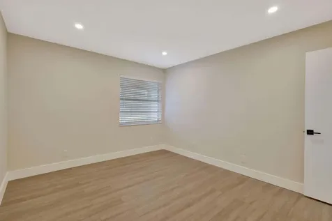 802 Burgundy Q Delray Beach FL 33484
