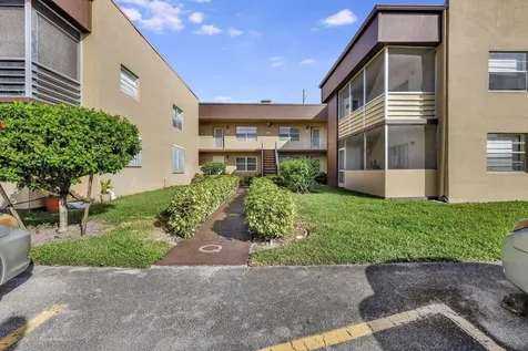 802 Burgundy Q Delray Beach FL 33484