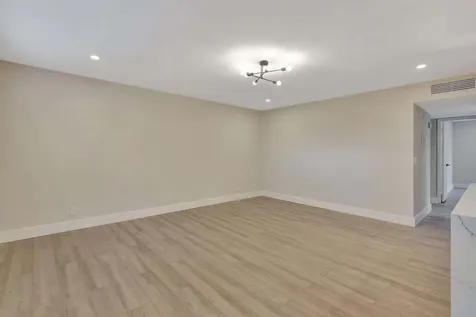 802 Burgundy Q Delray Beach FL 33484