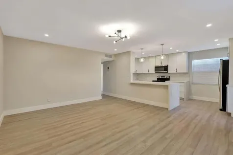 802 Burgundy Q Delray Beach FL 33484