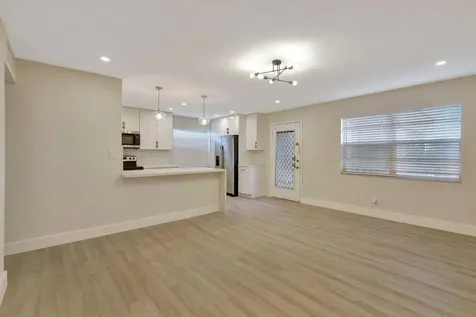 802 Burgundy Q Delray Beach FL 33484
