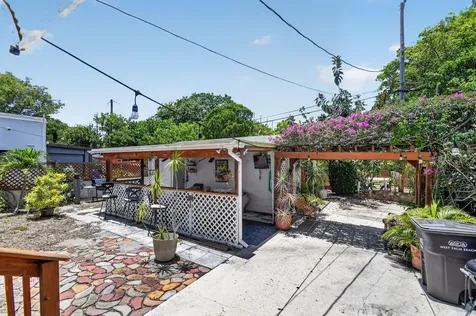6901 Garden Avenue West Palm Beach FL 33405