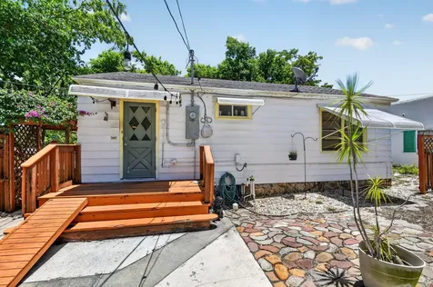 6901 Garden Avenue West Palm Beach FL 33405