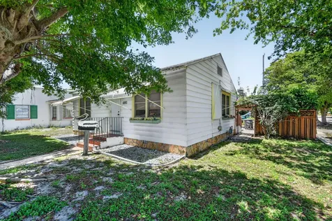 6901 Garden Avenue West Palm Beach FL 33405