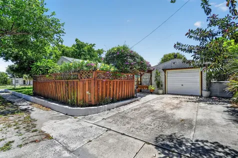 6901 Garden Avenue West Palm Beach FL 33405