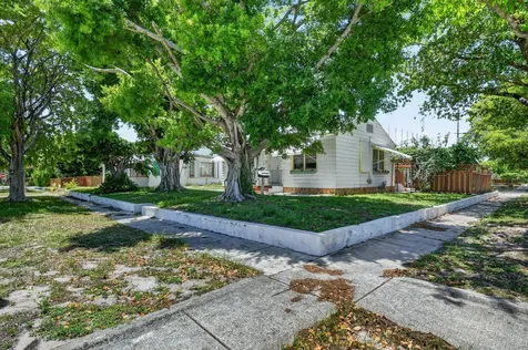 6901 Garden Avenue West Palm Beach FL 33405