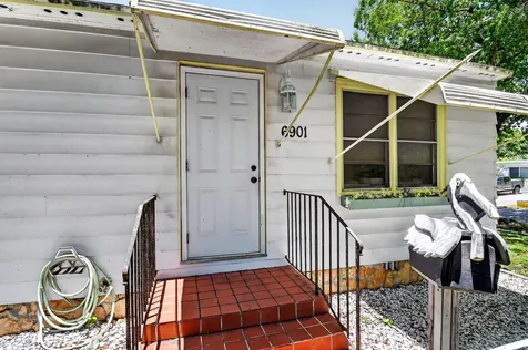 6901 Garden Avenue West Palm Beach FL 33405