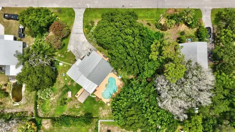 5707 Spruce Drive Fort Pierce FL 34982