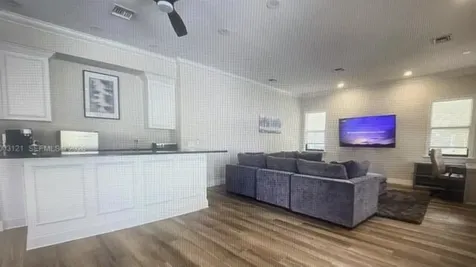 2640 S University Drive Davie FL 33328