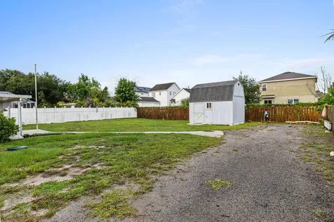 3324 Sunrise Boulevard Fort Pierce FL 34982