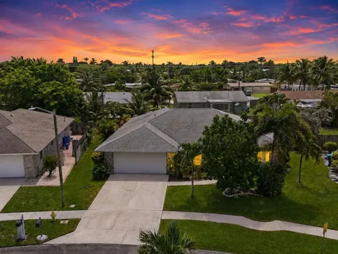 1081 Palama Way Lantana FL 33462
