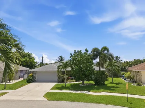 1081 Palama Way Lantana FL 33462