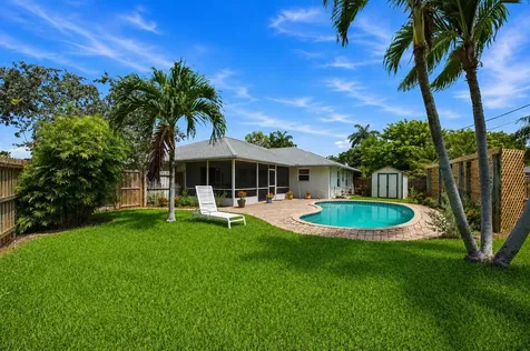1081 Palama Way Lantana FL 33462