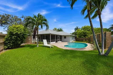1081 Palama Way Lantana FL 33462