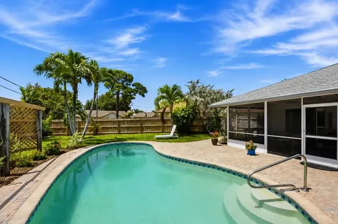 1081 Palama Way Lantana FL 33462