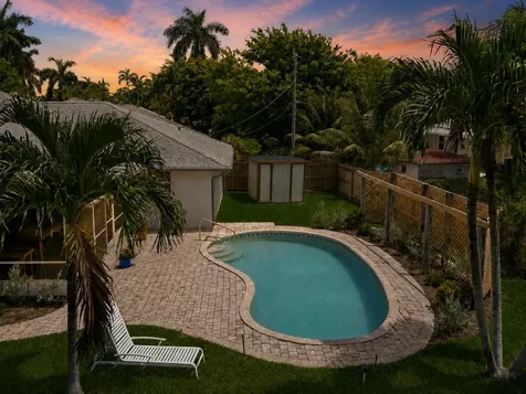 1081 Palama Way Lantana FL 33462