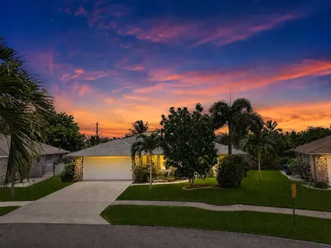 1081 Palama Way Lantana FL 33462