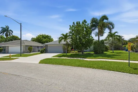 1081 Palama Way Lantana FL 33462