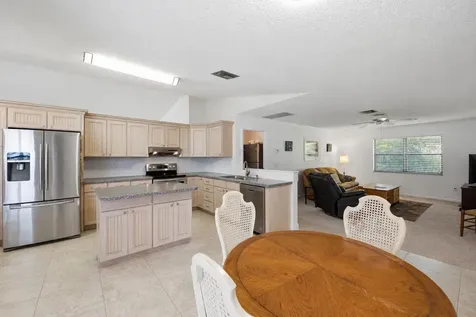 1081 Palama Way Lantana FL 33462