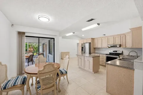 1081 Palama Way Lantana FL 33462