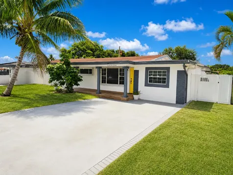 7120 SW 13th Street Pembroke Pines FL 33023