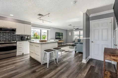 324 W Pine Street Lantana FL 33462