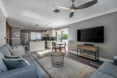 324 W Pine Street Lantana FL 33462