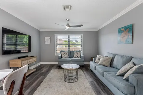 324 W Pine Street Lantana FL 33462