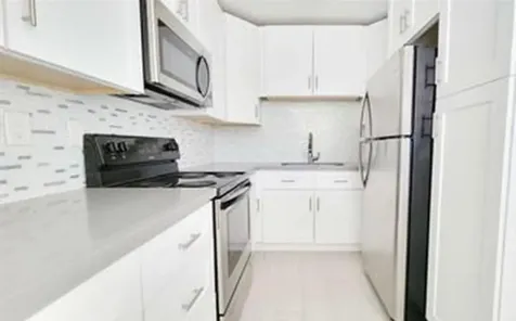 930 N 14th Court Hollywood FL 33020
