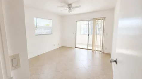 468 Saxony J Delray Beach FL 33446