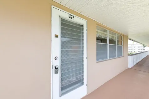 322 Windsor N West Palm Beach FL 33417