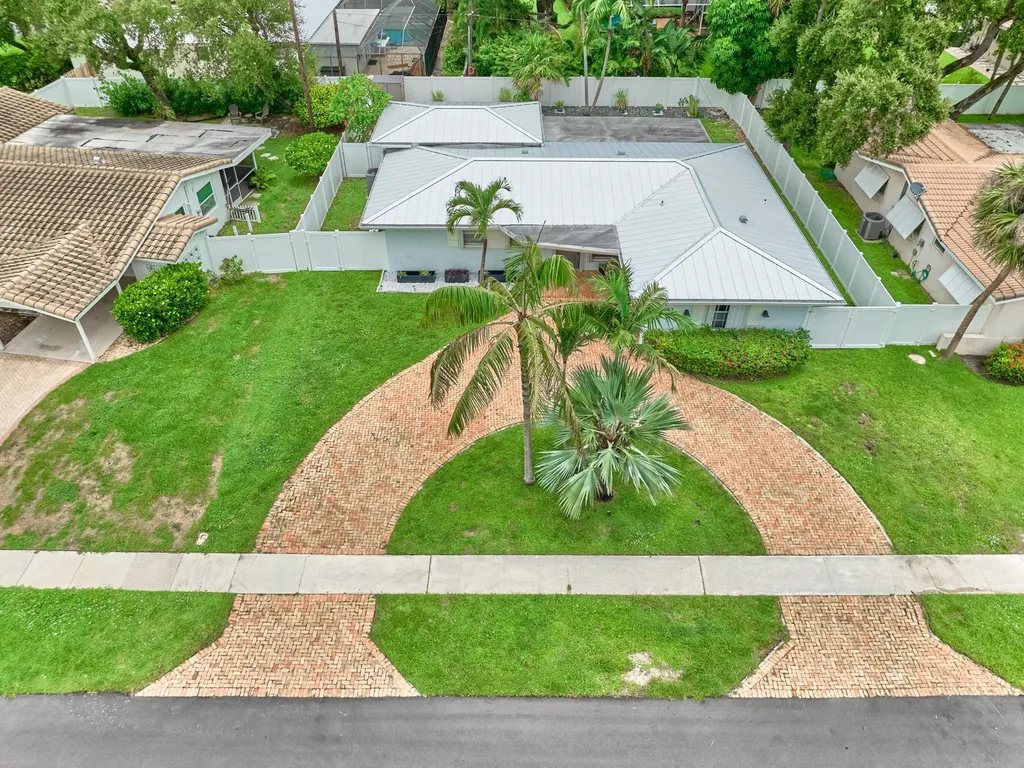 683 SW 2nd Street Boca Raton FL 33486