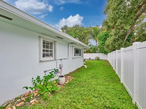 683 SW 2nd Street Boca Raton FL 33486