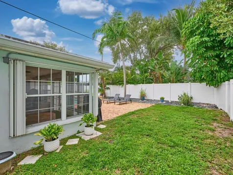 683 SW 2nd Street Boca Raton FL 33486