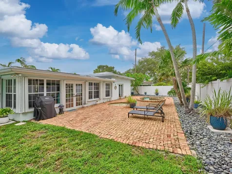 683 SW 2nd Street Boca Raton FL 33486