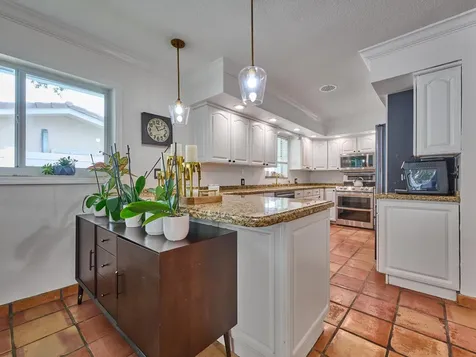 683 SW 2nd Street Boca Raton FL 33486