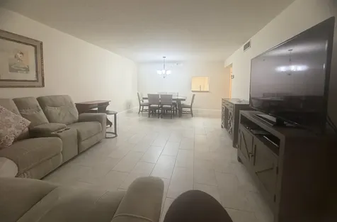 6866 Huntington Lane Delray Beach FL 33446