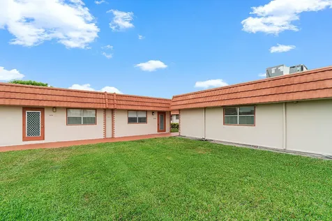 143 Seville E Delray Beach FL 33446