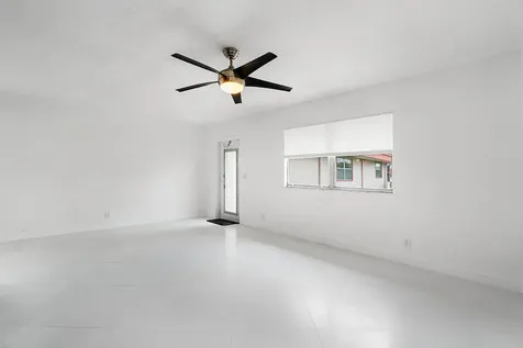 143 Seville E Delray Beach FL 33446