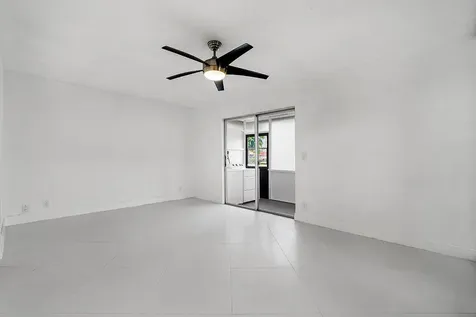 143 Seville E Delray Beach FL 33446