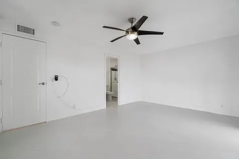 143 Seville E Delray Beach FL 33446