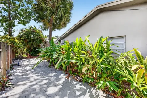 2500 SW 18th Terrace Fort Lauderdale FL 33315