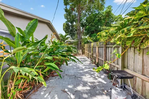 2500 SW 18th Terrace Fort Lauderdale FL 33315