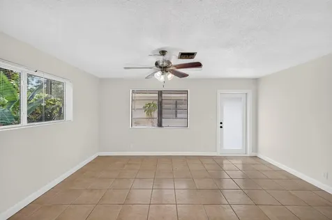 2500 SW 18th Terrace Fort Lauderdale FL 33315