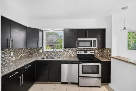 2500 SW 18th Terrace Fort Lauderdale FL 33315
