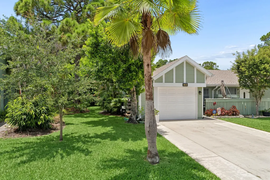 1382 SE Rivergreen Circle Port St Lucie FL 34952