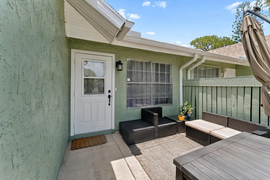 1382 SE Rivergreen Circle Port St Lucie FL 34952