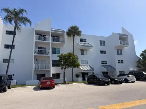 2840 NE 14th Street Pompano Beach FL 33062