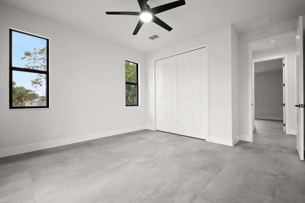 15587 79th Court N The Acreage FL 33470